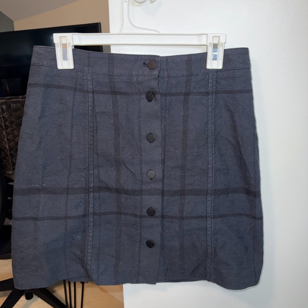 LOFT Charcoal size 6 navy and charcoal Plaid Mini Skirt